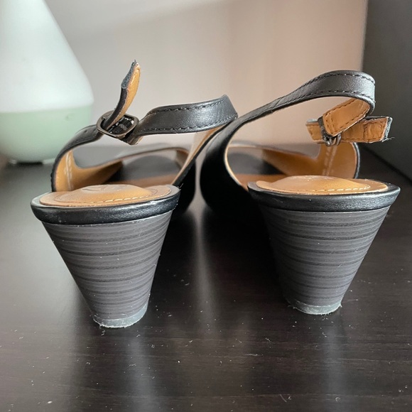 Clarks wedge, peeped toe with ankle strap sandals - Picture 3 of 6